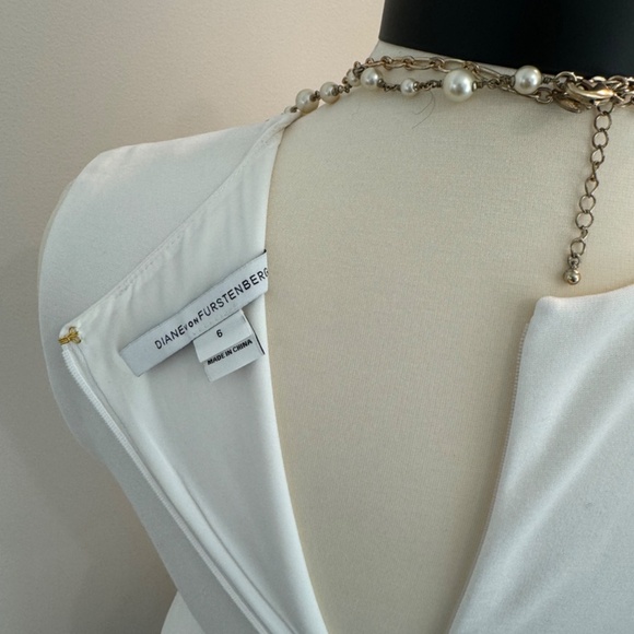 Diane Von Fürstenburg White Dress with Flounced Hem - Size 6 - Picture 4 of 7